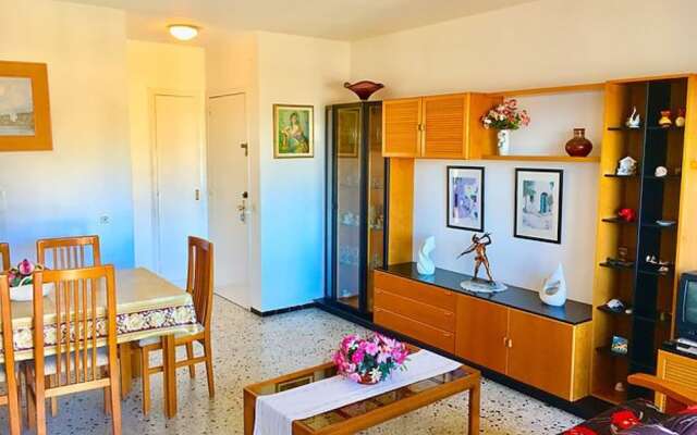 Apartment - 2 Bedrooms with Sea views - 107793