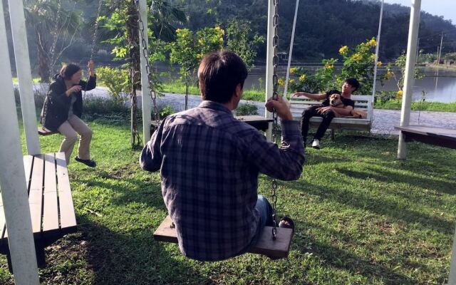 Barefoot And Breakfast