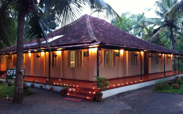 Palm Grove Service Villa