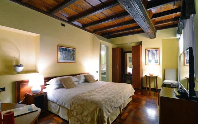 Hotel Boutique Antiche Mura