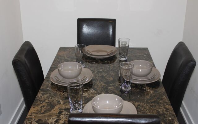 Custom Luxury Suite - By Elite Suites
