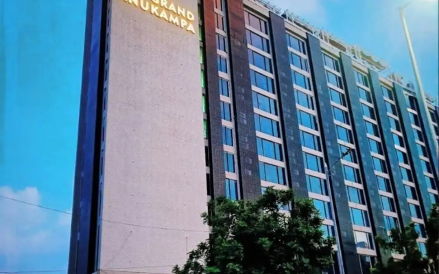 Skyline luxury in pink city