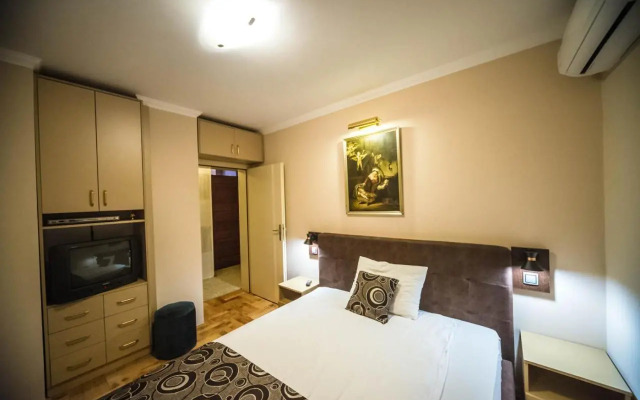 Talismano Restaurant & Apartments