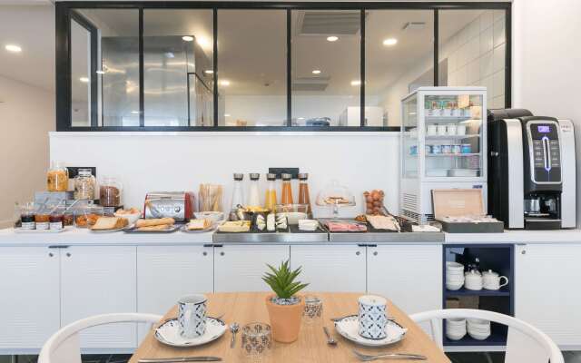 The Deck Hotel by HappyCulture