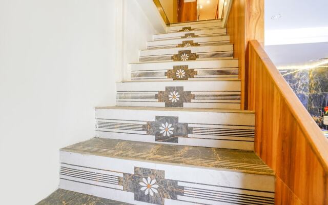 FabExpress Emirates Suits