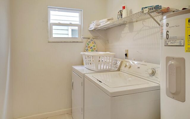 Sunset Villas 1 Beachfront/awesome Views/pool/bbq