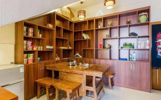 Yasu Inn (Kunming Dianchi Scenic Area)