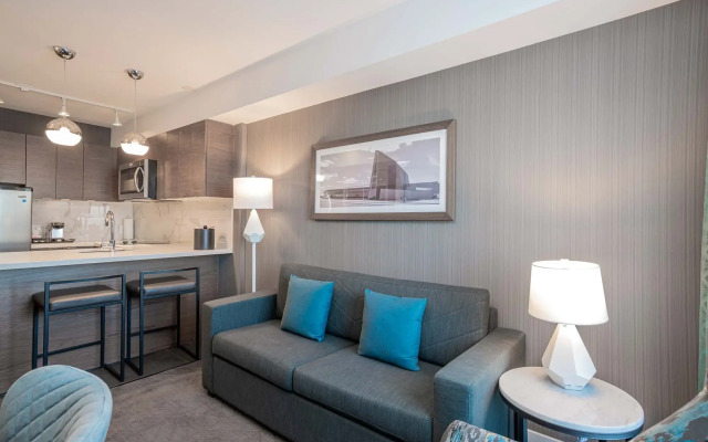 Sandman Signature Ottawa Airport Hotel