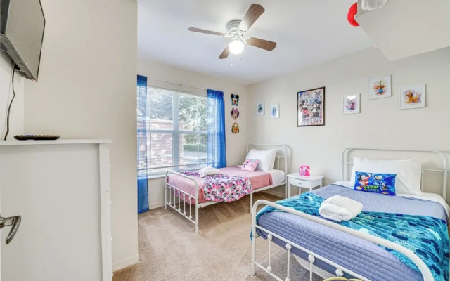 14 Mi to Disney World: Kissimmee Condo w/ Perks!