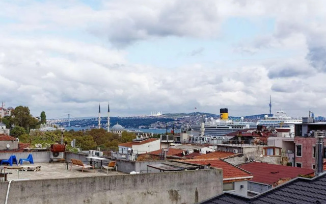 Galata Abraham by NewInn