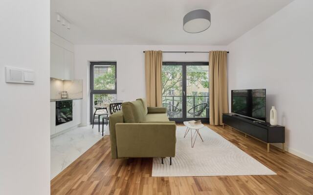 Studio Komuny Paryskiej by Renters