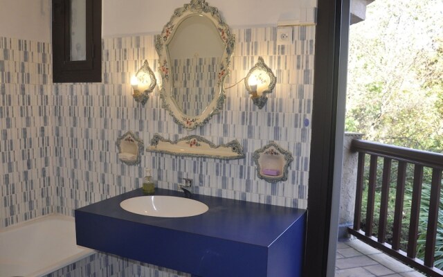 Classy Holiday Home With Swimming Pool, Garden, Tennis Court