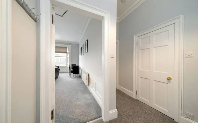 Lochside Apartment C