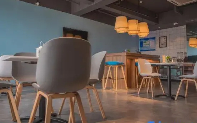 Jinjiang Inn Select Hotel (Yancheng Oufeng Flower Street Julonghu)