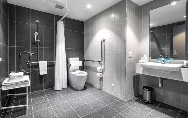 Holiday Inn Express Melbourne Little Collins by IHG