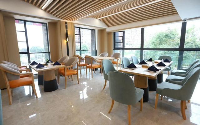 Minshan Hotel (Mianzhu Tianyue Store)