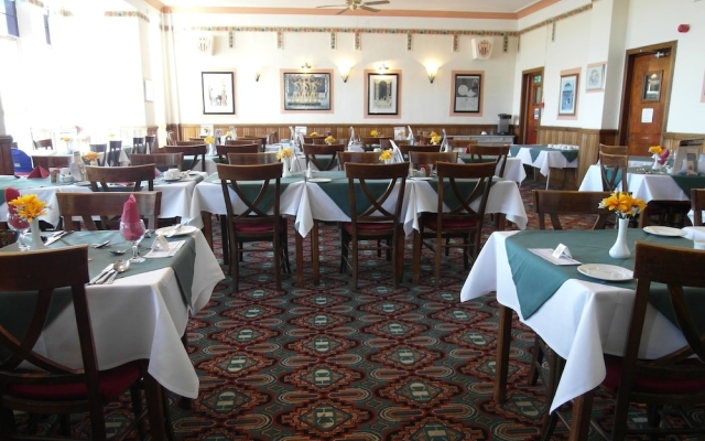 County Hotel