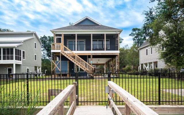 Waterway Haven by Oak Island Accommodations