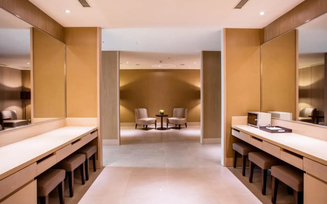 Fullon Hotel Taoyuan Airport Access MRT A8