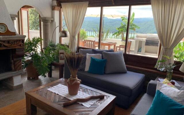 Rustic House With Excellent Finishes Very Comfortable