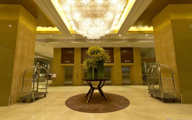 Mandarin Plaza Hotel