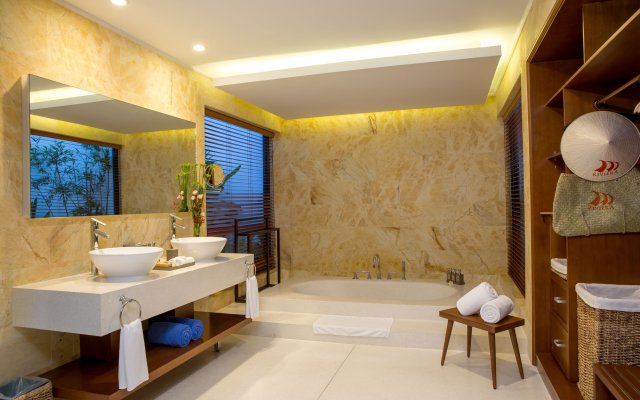 Cam Ranh Riviera Beach Resort & Spa