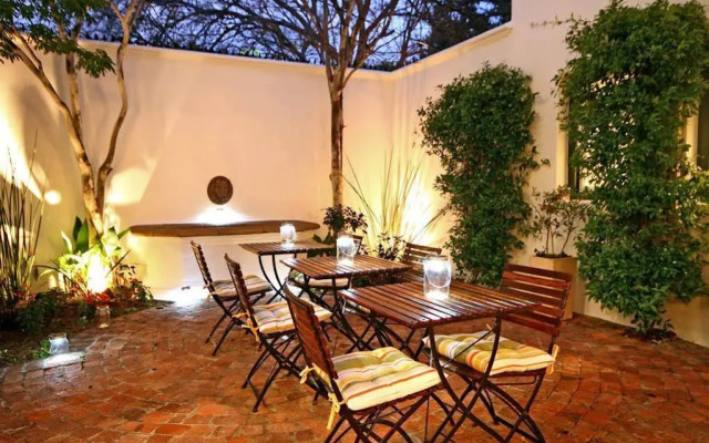 Nine Flowers Guest House