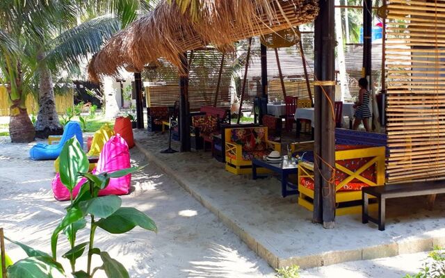 Peace & Love Beach Club