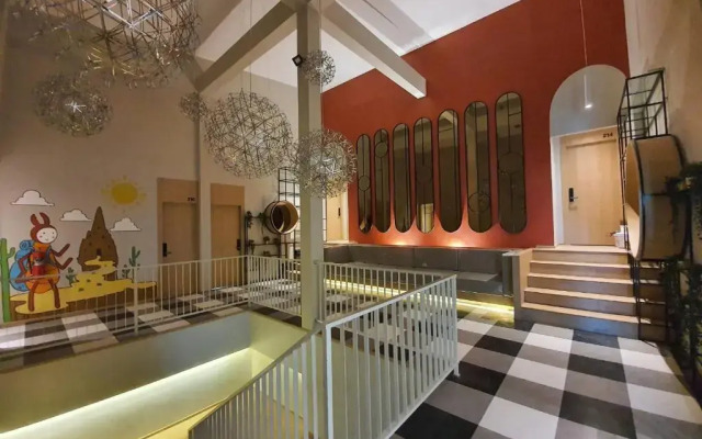 Platinum Hotel