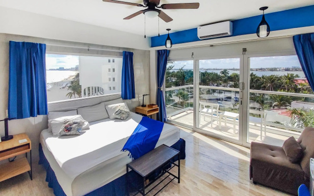 Paradise Beachfront & Nightlife Heart