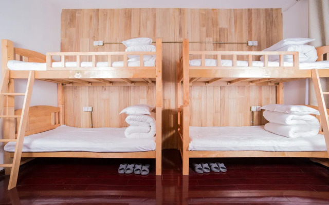 Zhongshi International Youth Hostel