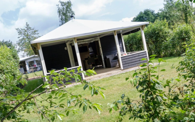Glamping With Comfort in Ijhorst