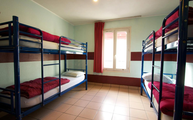 Auberge Internationale des Jeunes - Hostel
