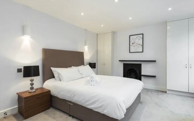Trafalgar Square Apartments