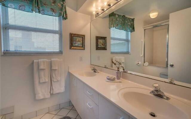 Bahia Vista 17881 - Two Bedroom Condo