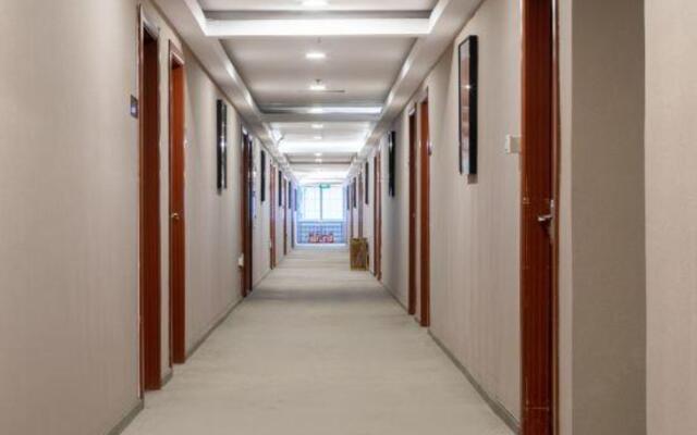 Pai Hotel (Zhongshan Xiaolan High Speed Railway Station Dongsheng State Banquet Branch)
