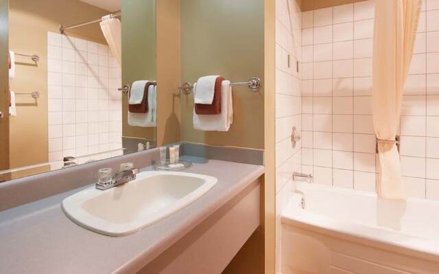 Fernie Slopeside Lodge