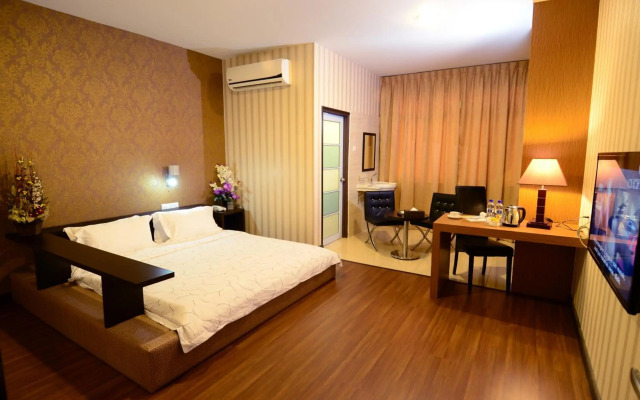 Hotel Tebrau CT