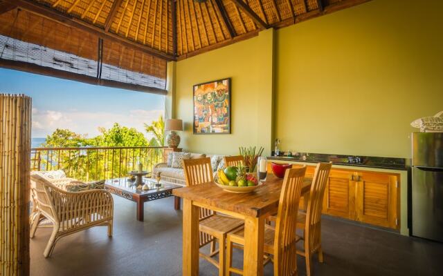 Aquamarine Beach Villas