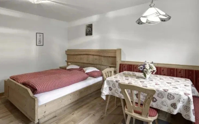 Ciasa Laoi Apartments