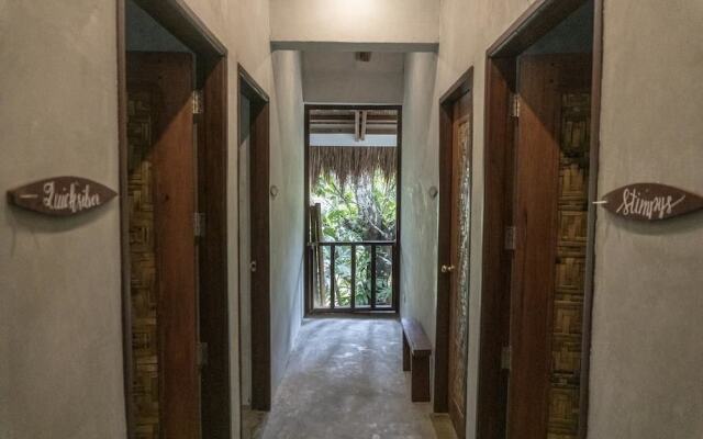 Sinag Hostel - Adults Only