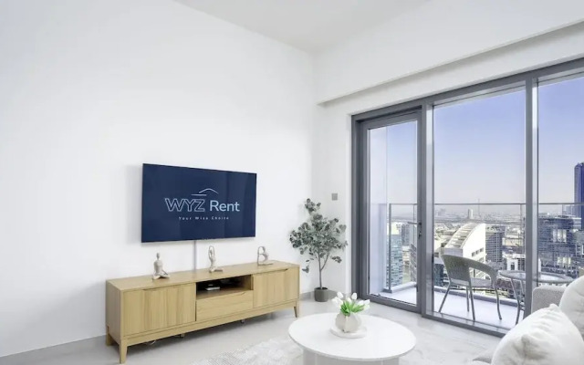 Sleek 1BR in Burj Royale with Canal View