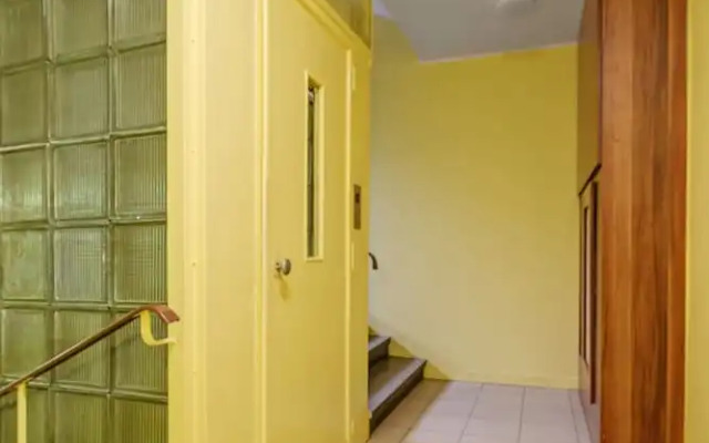 Krucza Central Warsaw Apartment