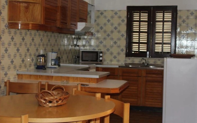 Cheerfulway Oura Village Garden Apartamentos