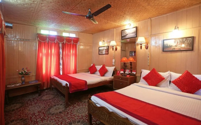 Ritz HouseBoat Srinagar