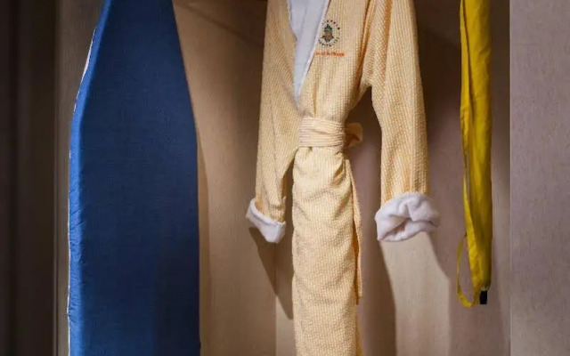 Staypineapple, University Inn, University District Seattle