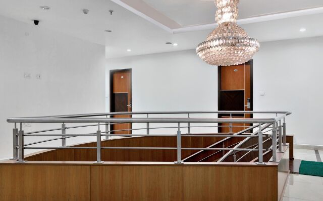 Capital O 12384 Hotel Rudra Grand