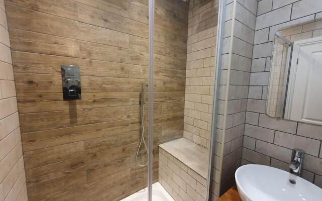 Friary House Serviced Apartments by Roomsbooked - 24Hr Reception