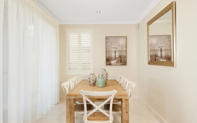 Soldiers Point Road, 2, 163, Seaside Splendour