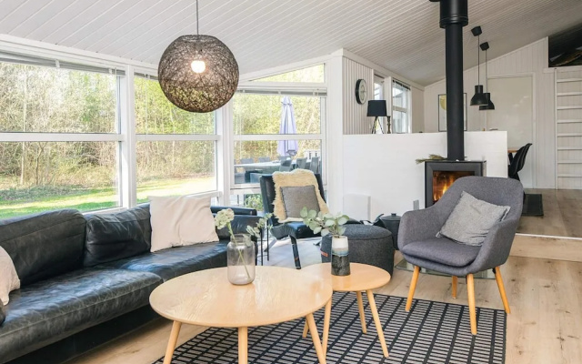 10 Person Holiday Home in Jerup-by Traum